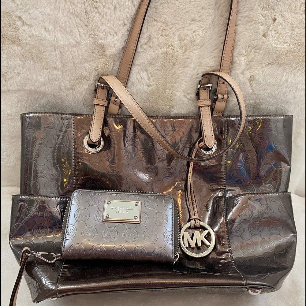 Michael Kors Shiny Tote (Bag Only)